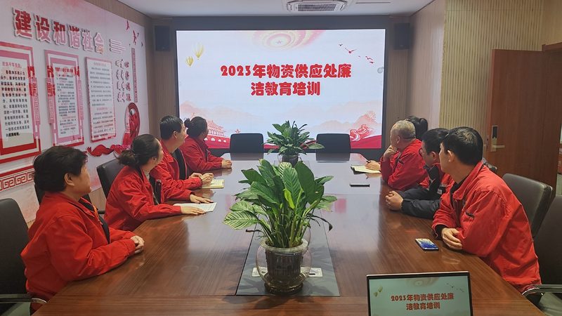 瑜伽教练培训机构选择：如何避开误区，找到适合自己的路径**