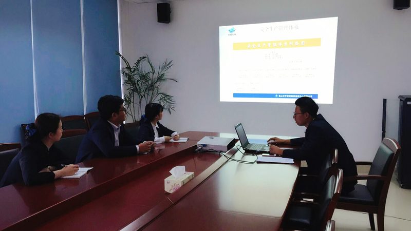 上班族如何选择成人教育：全日制与非全日制的考量
